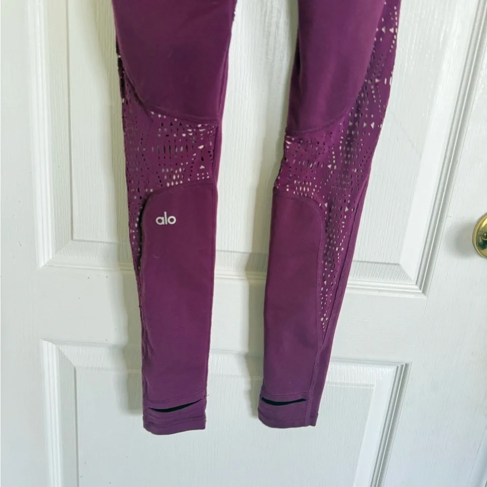 Alo Yoga West Coast Legging in Juneberry